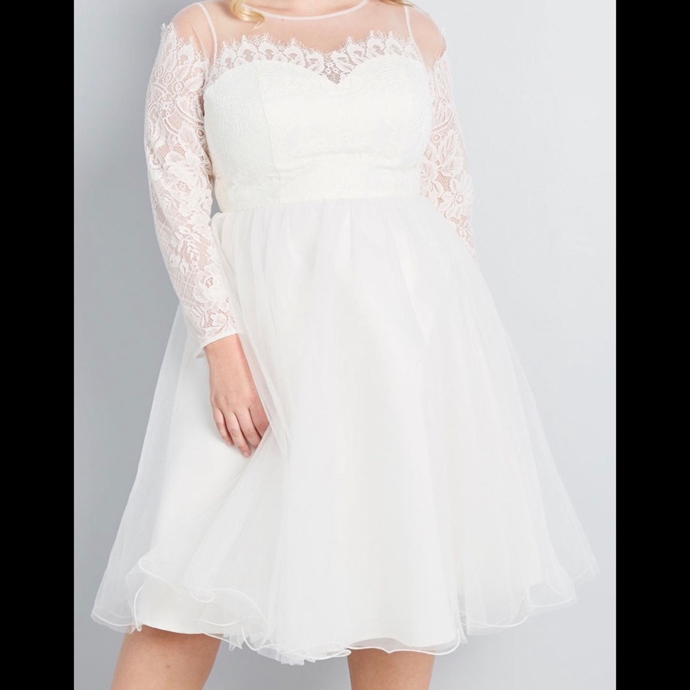Chi Chi London Formal/ Wedding Dress